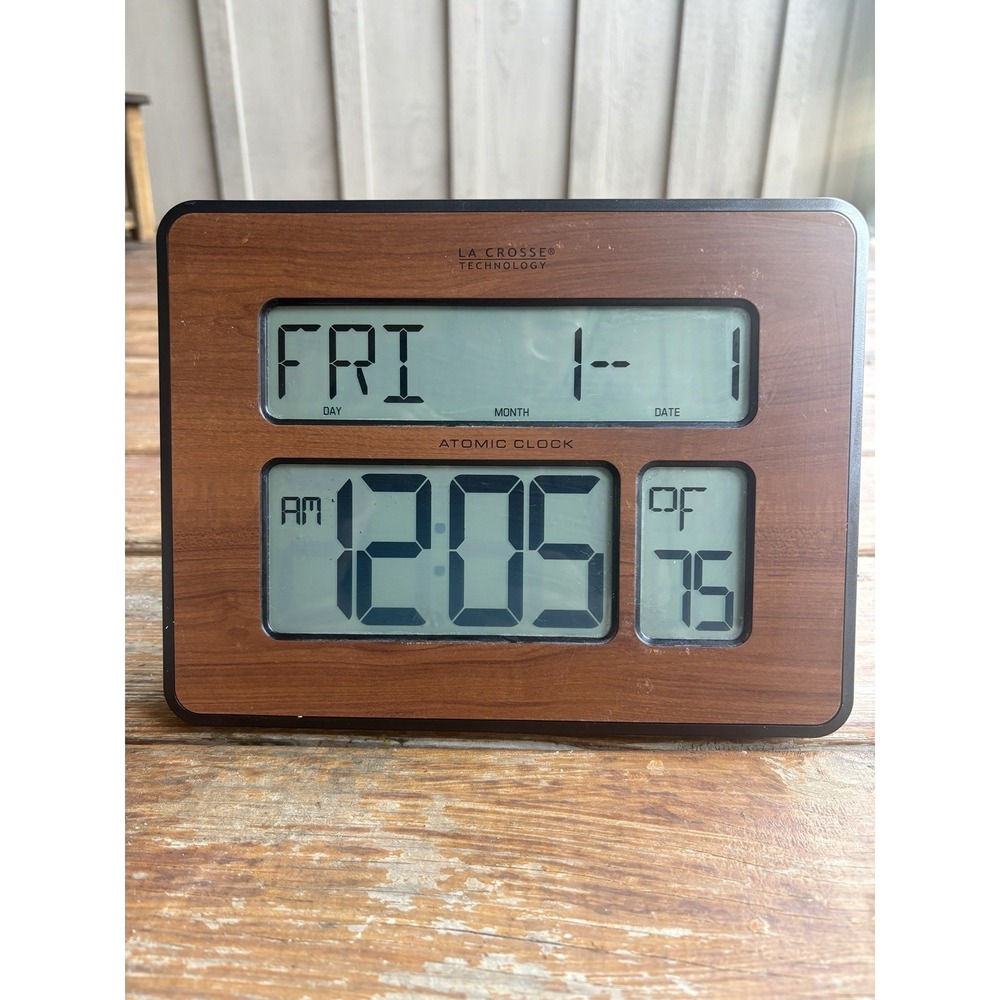 Vintage  Atomic Digital Alarm Clock Walnut blue Backlight la crosse technology